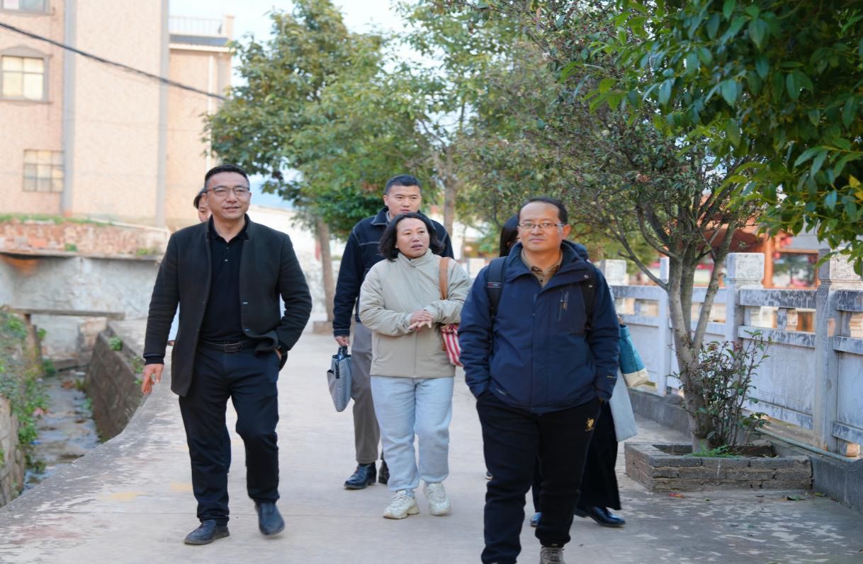 带领合照2